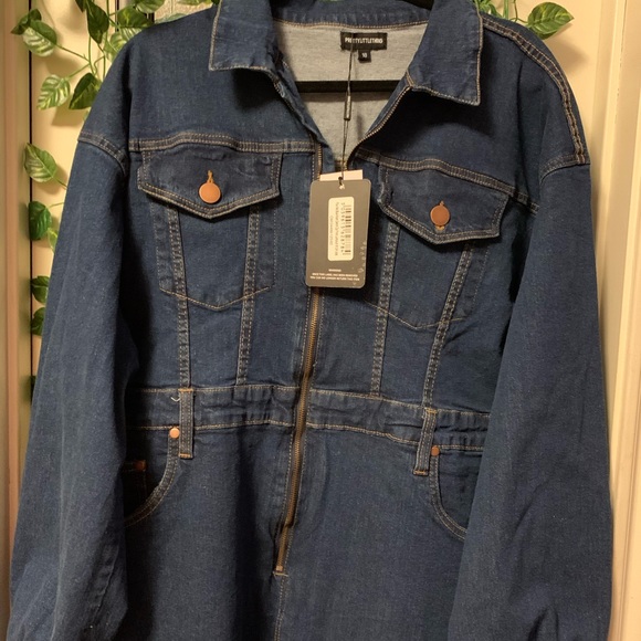 Prettylittlething PLUS Mid Blue Wash Denim Zip Front Jumpsuit - Picture 3 of 5